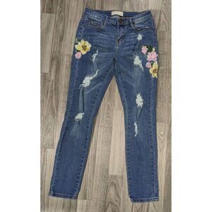 (3/$35) Angel Kiss Los Angeles Size 5 Floral Embroidered Skinny Mid Rise Jeans